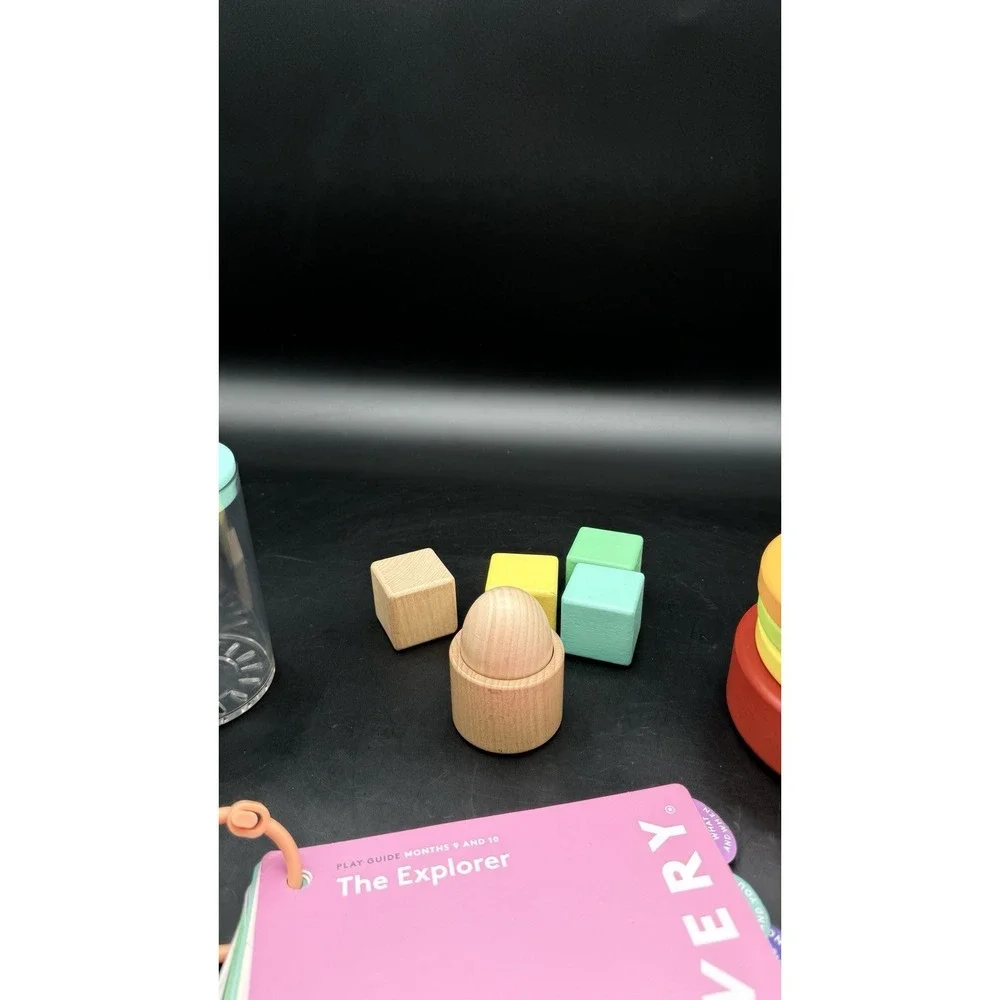 Lovevery The Explorer Play Kit (9 - 10 Months) Incomplete Set